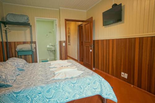 Double Room with Mountain View image 6