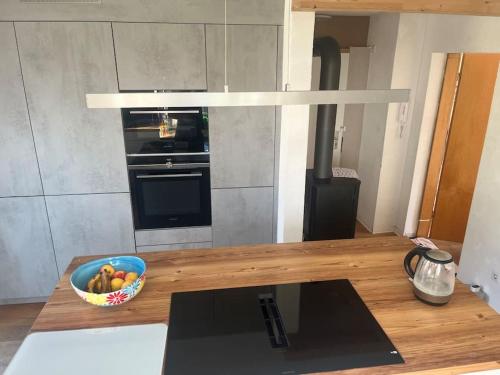 Konyha, Smart Home mit Charme - moderne Küche, gemütlicher Kamin, großer Garten (Smart Home mit Charme - moderne Kuche, gemutlicher Kamin, großer Garten) in Leipheim