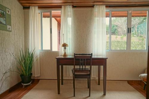 Deluxe Double Room with Bath image 5