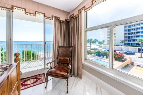 Waterview Towers 202 near Dewey Destin Harborside