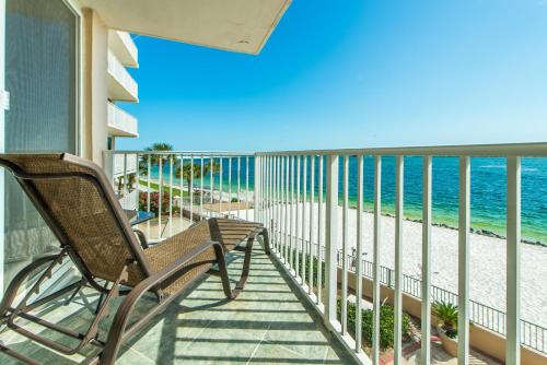 Waterview Towers 202 near Dewey Destin Harborside