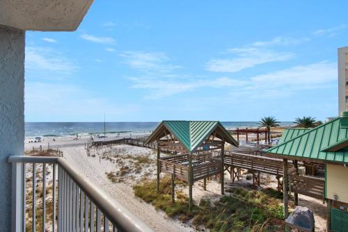Islander Beach Resort 305 by RealJoy Vacations - image 3