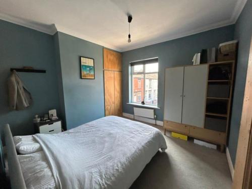 Beautiful home - 4 min walk from Heaton Park, Manchester (photo 9)