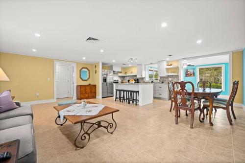 Sunny house 2mil beach in Nokomis (FL)