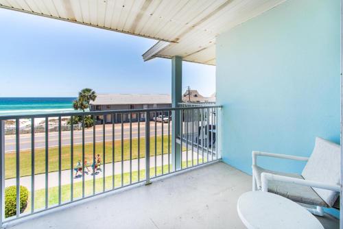 Gulf View 313 by RealJoy Vacations - image 13