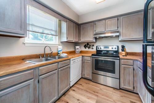 Surfer Girl by RealJoy Vacations - image 11