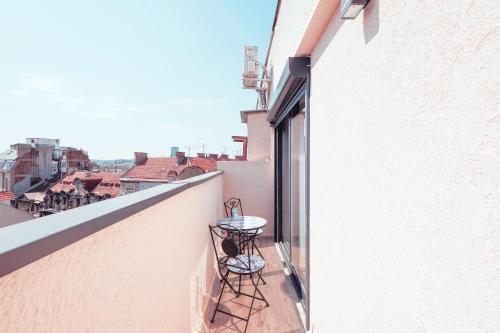 Belgrade Rooftop Experience, Modern Luxury & Views - Tap to explore photos