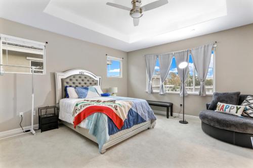 Placid Vibe Spacious 7-BR with Free Parking in Pittsburg (CA)