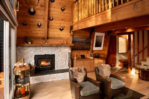 Treehouse - Close to Slopes, Hot Tub, Gourmet Kitchen, Deck