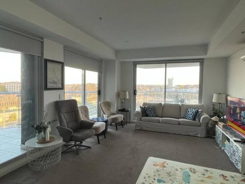 Facilities, Spacious 3 bedroom, 2 washroom and 2 parking 5 min from train station in Blacktown