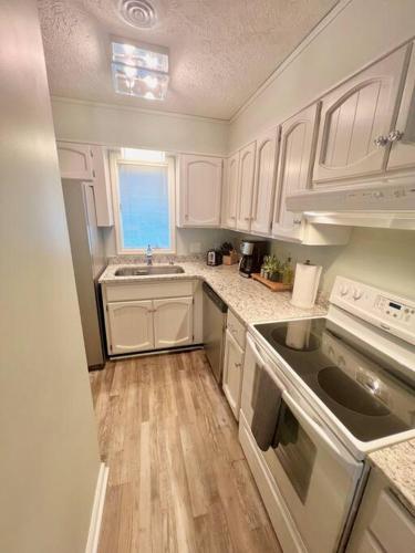 Cozy Pinehurst Condo with Patio Only 2 Miles from Village in Pinehurst, USA
