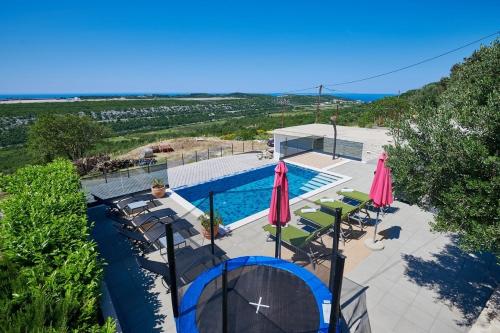 Peldbaseins, Family-friendly apartments with swimming pool Uskoplje, Dubrovnik - 23452 in Brotnice