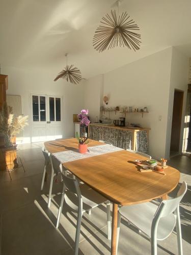 Iekārtas, Chez Odette chambre saule pleureur in Prauthoy