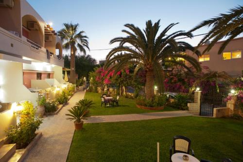 Nikolas Suites 4