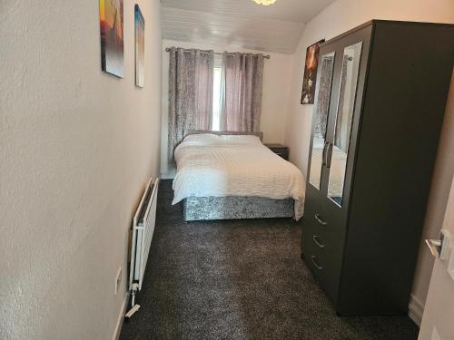 Liverpool Haven, Stylish and Spacious 3-Bedroom Apartment with City Access near Ingram Thai Restaurant & Bar