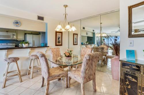 Lands End 1-407 Gulf View - Premier in St Pete Beach, USA