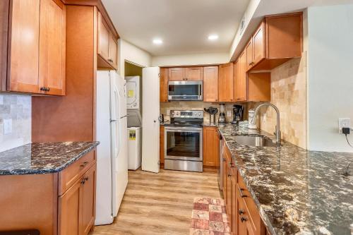 Lands End 1-405 Gulf View - Premier in St Pete Beach, USA