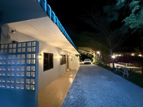 House Garden บ้านสวนสุพัตรา Room in Takiantia