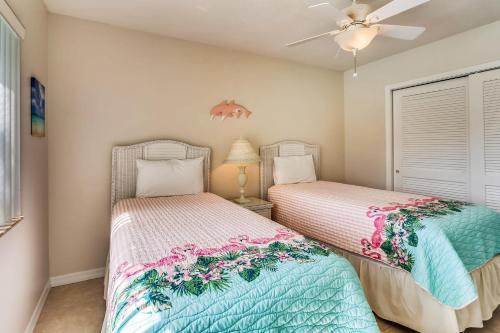 Lands End #201 building 10 - Beach Front - image 14