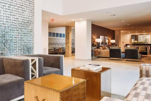 Luxurious 1 Bedroom w pool & patio inGalleria area in Houston, USA