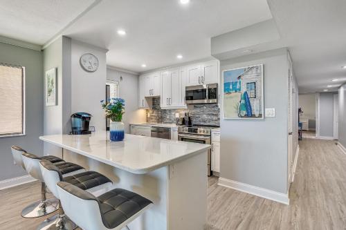 Lands End 6-205 Beach Front - Premier in St Pete Beach, USA