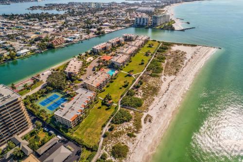 Land's End Building 7 – Treasure Island, FL