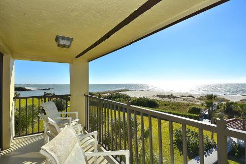 Lands End 8-401 Beach Front in St Pete Beach, USA
