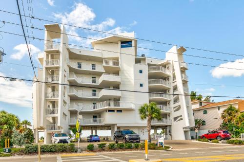 Luxurious/Brand New Oceana/Pools/HotTubs/Great location! - image 6
