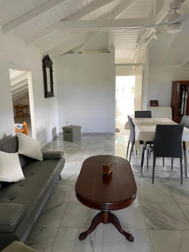 Villa MORINGA in Lamentin