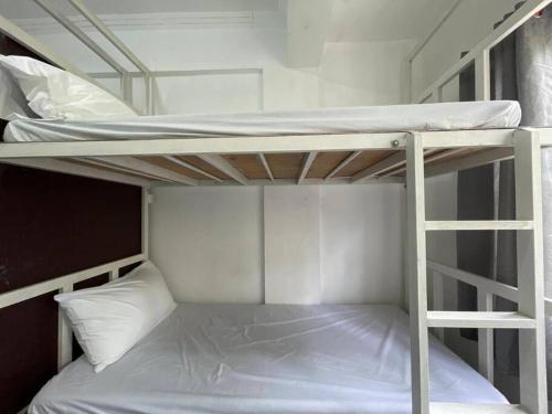 Lawton Residences Studio Room 2J - 4 pax, Manila