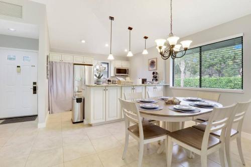 Private Cottage in West Palm Beach Florida