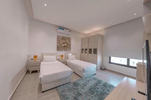 Mabaat - Al Malqa 3BR Apt - 573