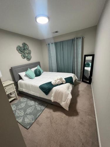 Luxe Central Suburban Retreat Luxe Central Suburban Retreat