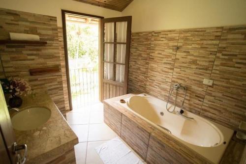 Pousada Vila Flor da Mata - Casa 3 quartos