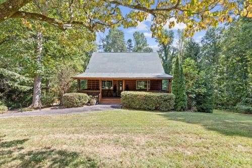 Cabin At The Lake-Morganton - Hot Tub,Pet Friendly in Morganton, USA