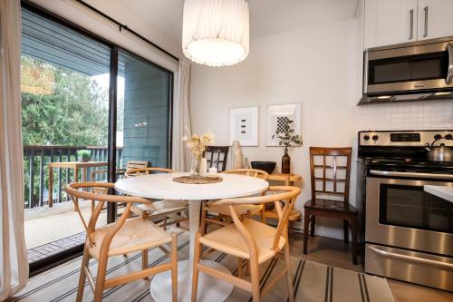 Group Stays - Large Renovated Apartment with Pool and Hot Tub in Whistler, Canada