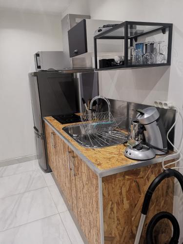 Kitchen, Studio cosy proche Paris et Versailles in Le Port Marly