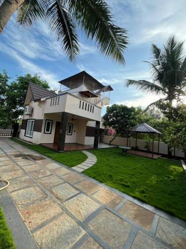 Seaside Serenity modern luxury stay at Ecr - image 5
