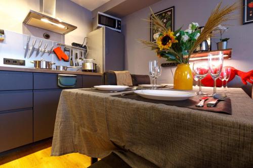 One-Bedroom Apartment image 9