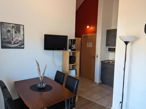 One-Bedroom Apartment (2 - 5 Adults) image 7