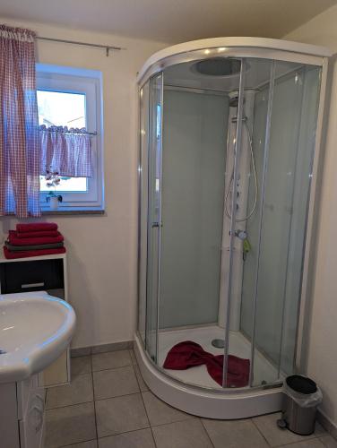 One-Bedroom Apartment (2 - 5 Adults) image 4