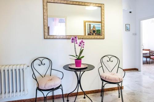 Sirolo, quadrilocale in centro con terrazzo e garage - S069