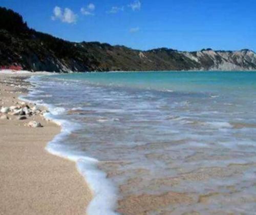 Sirolo, quadrilocale in centro con terrazzo e garage - S069