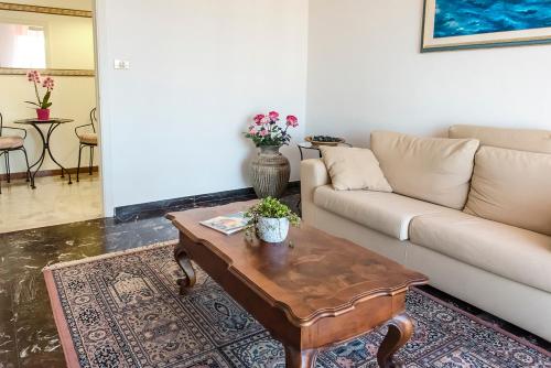 Sirolo, quadrilocale in centro con terrazzo e garage - S069