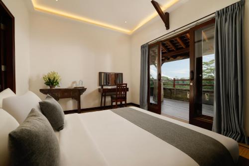 Villa with Private Pool image 10