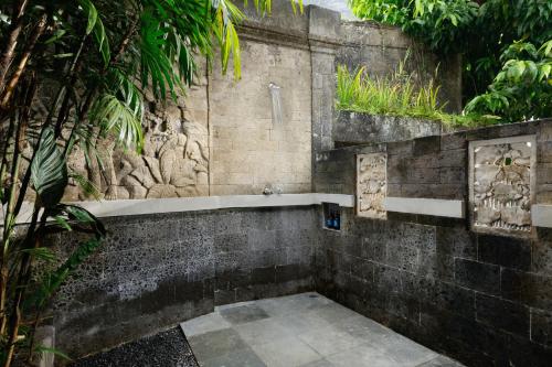 Villa with Private Pool image 4