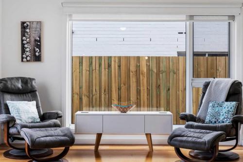 Beachfront Holiday Home Close to Airport in Lauderdale