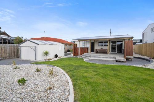 Beachfront Holiday Home Close to Airport in Lauderdale