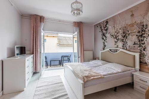Three-Bedroom Townhouse