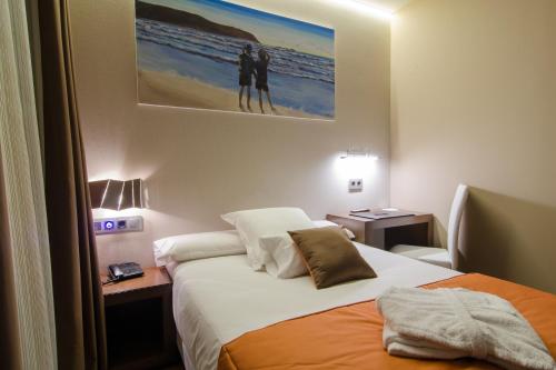 Single Room image 8
